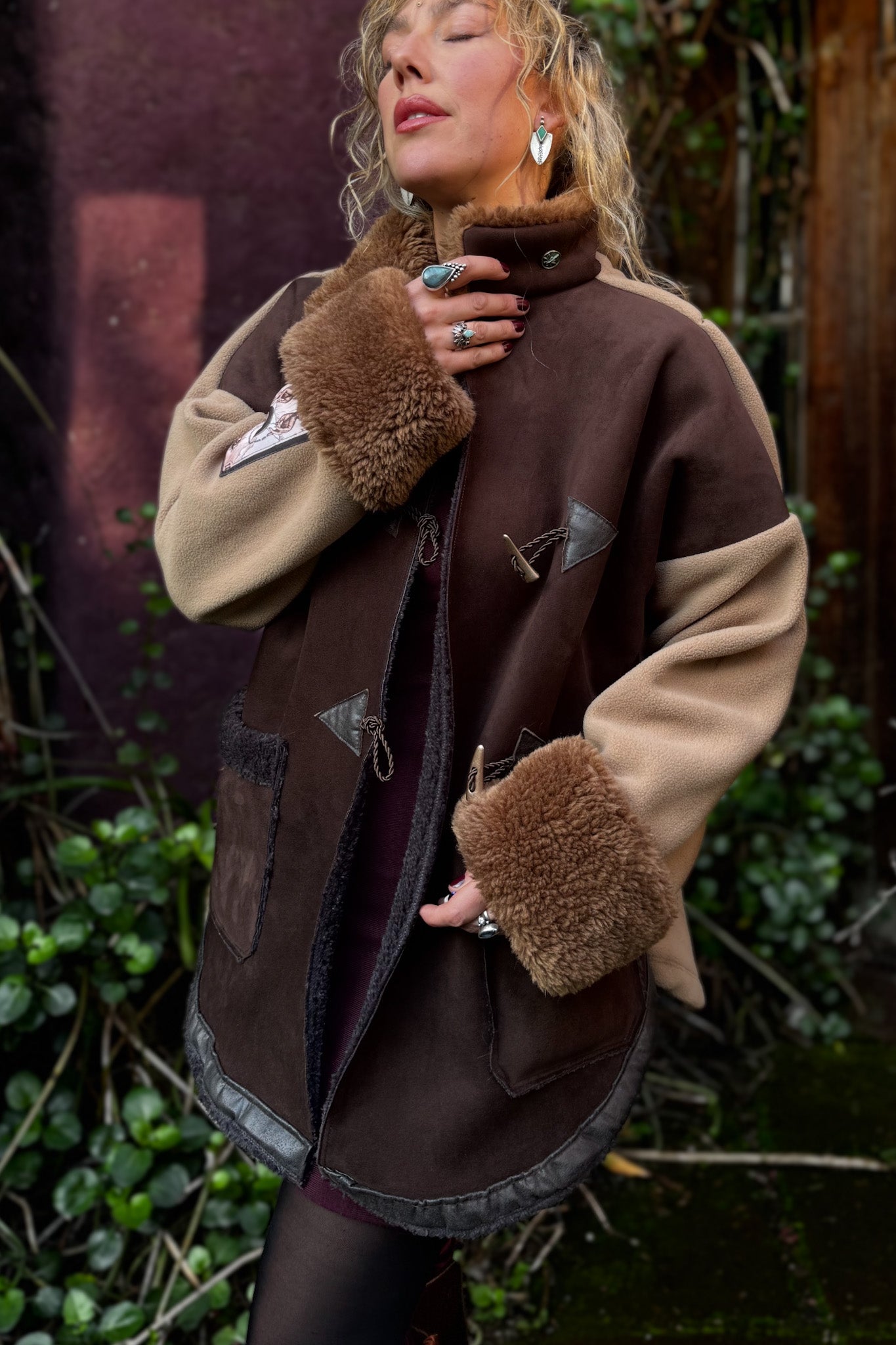 Abrigo Reina de Oros