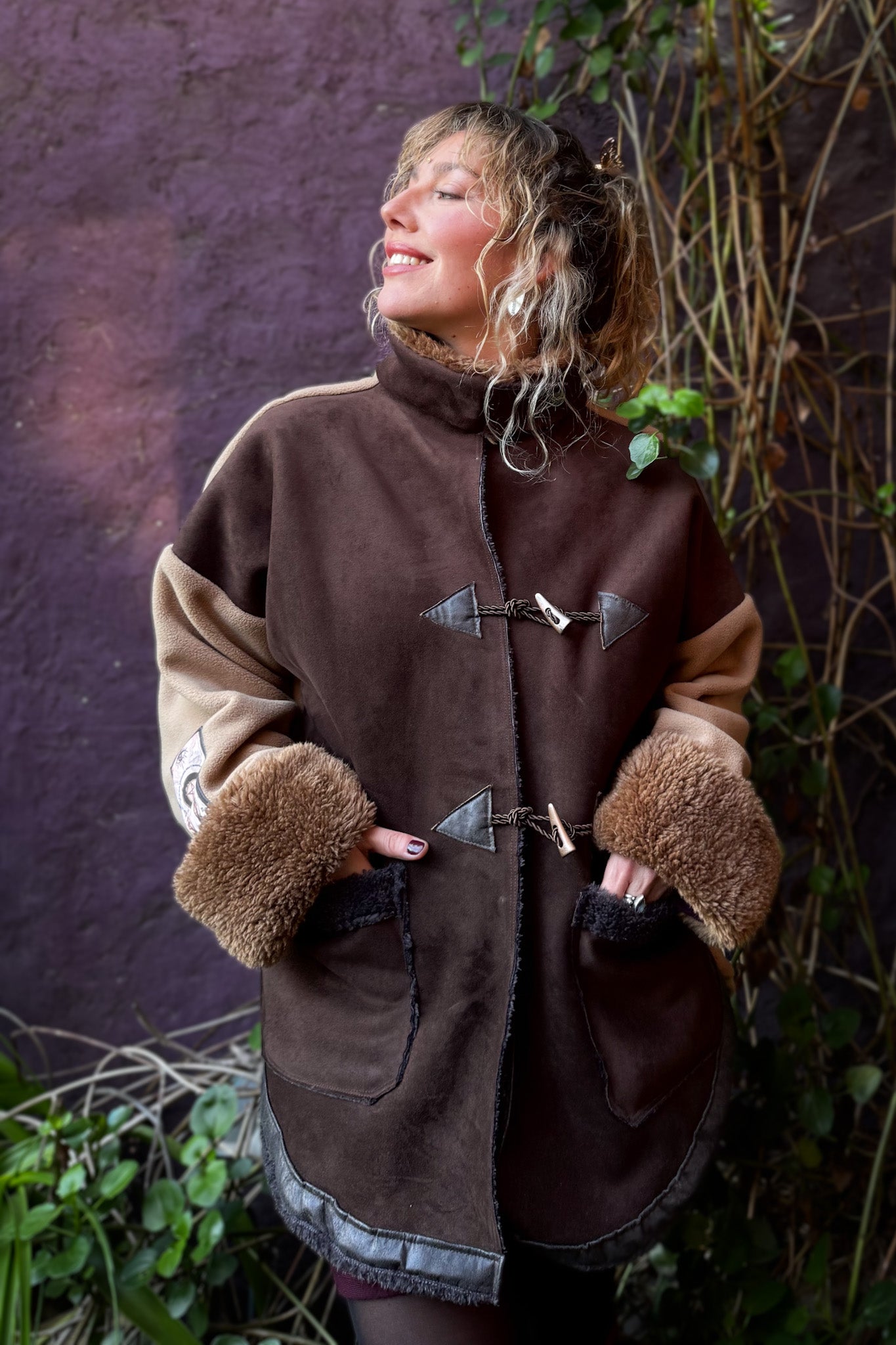 Abrigo Reina de Oros