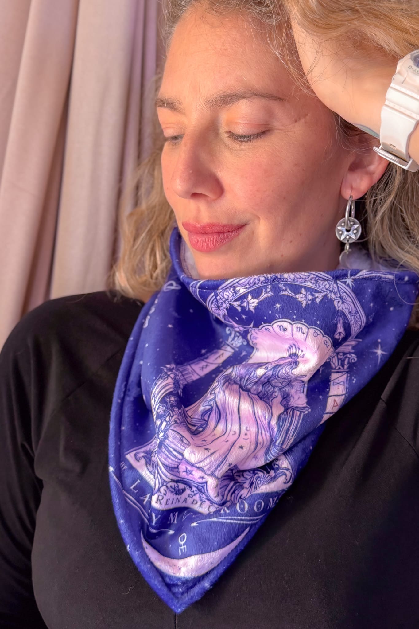 NUEVO! Cuello termico Azul ultra violeta / Reina oros