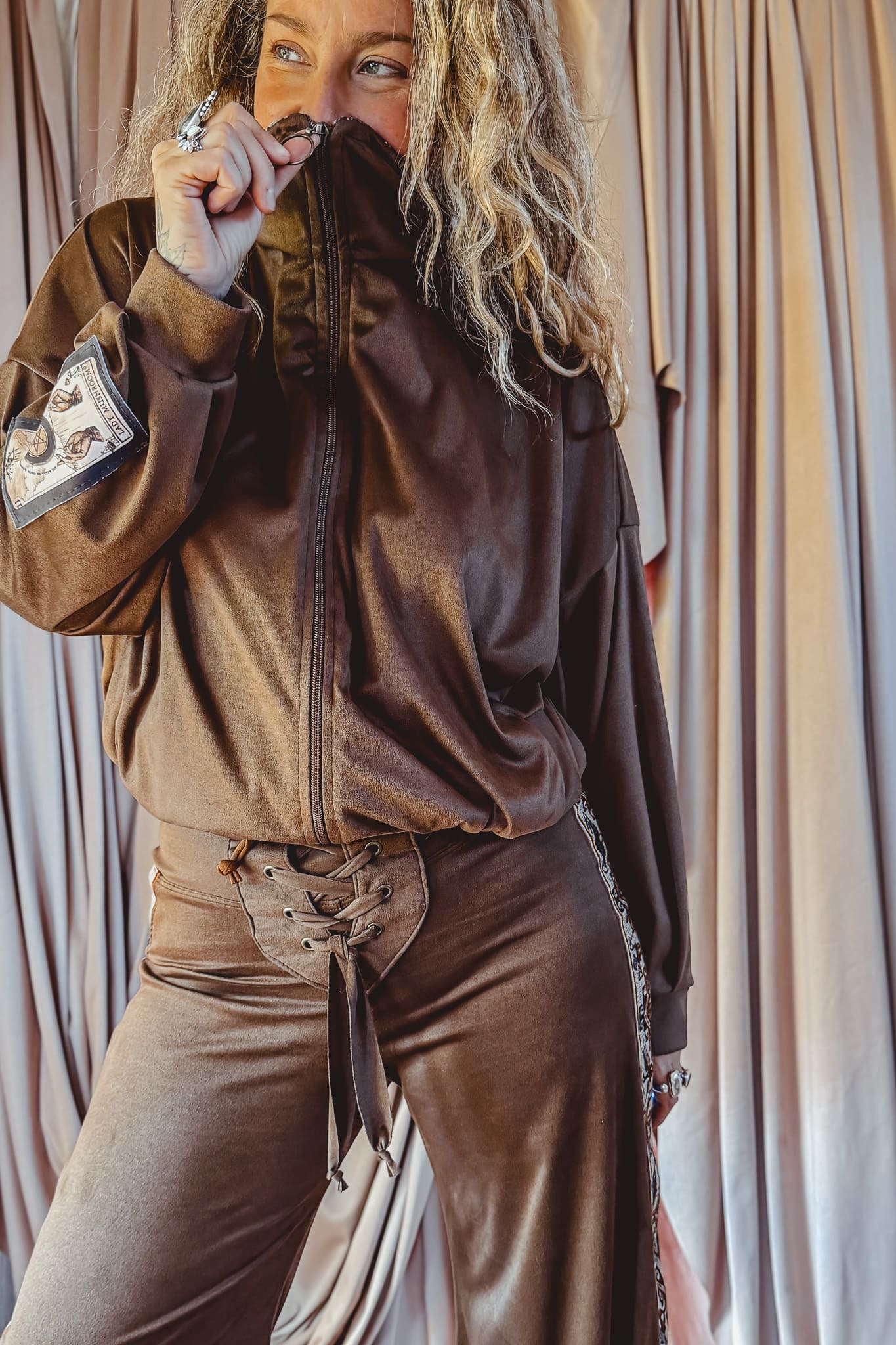 NUEVA! Chaqueta Brownie Reina de Oros