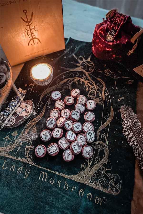 Caja completa Runas Vikingas