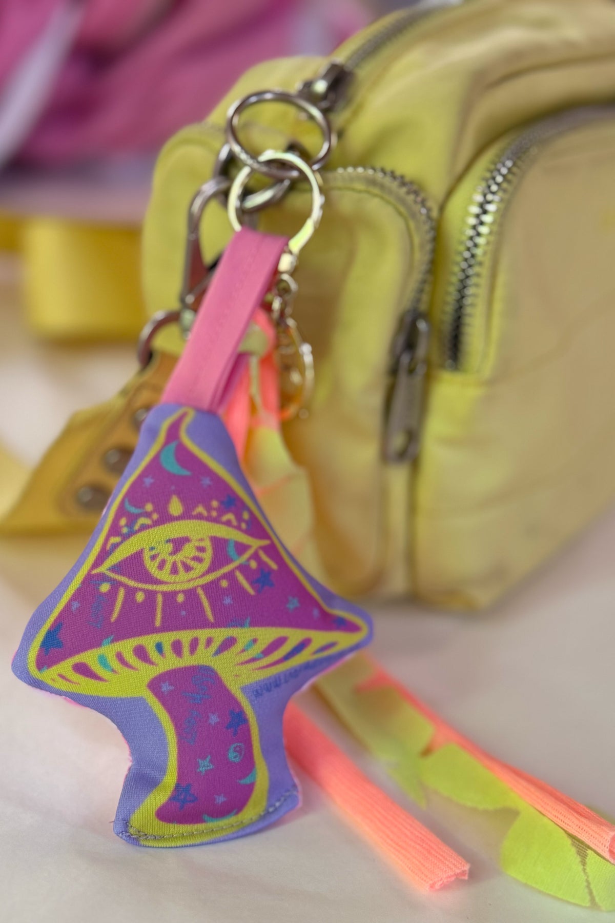 Llavero La Luna y Estrellas pink