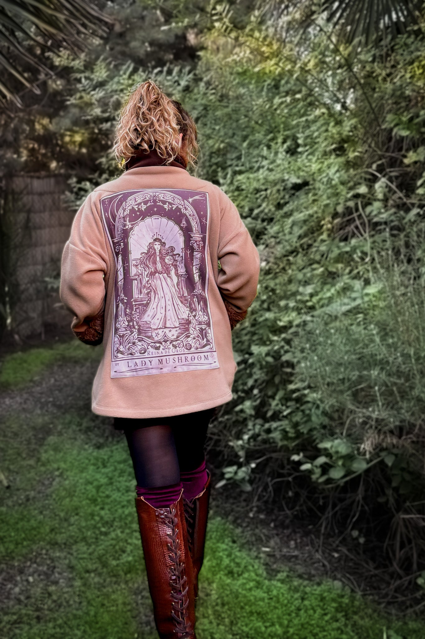 Abrigo Reina de Oros