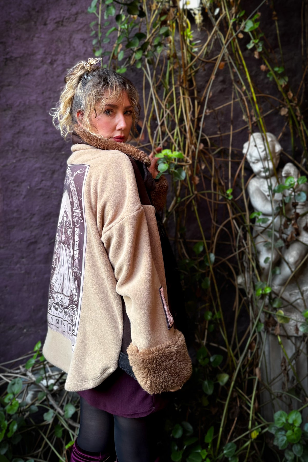 Abrigo Reina de Oros