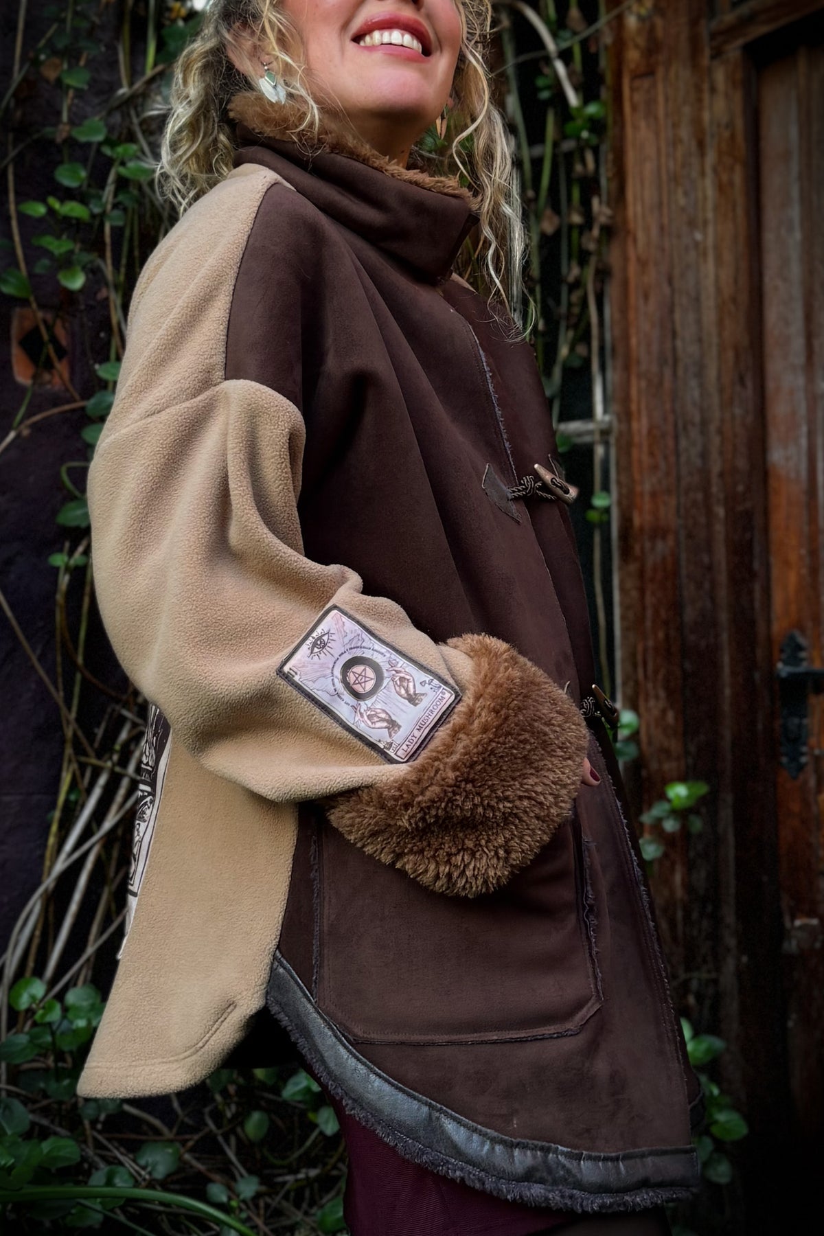 Abrigo Reina de Oros