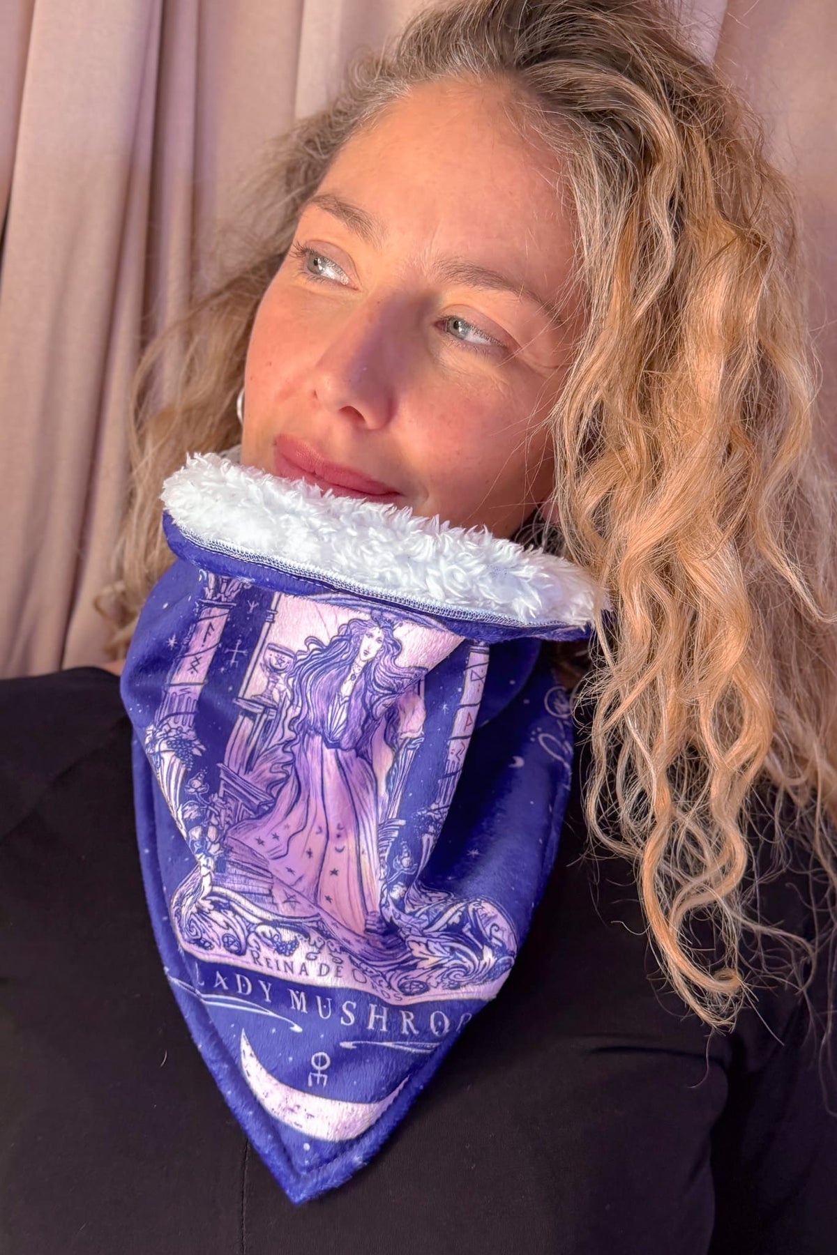 NUEVO! Cuello termico Azul ultra violeta / Reina oros