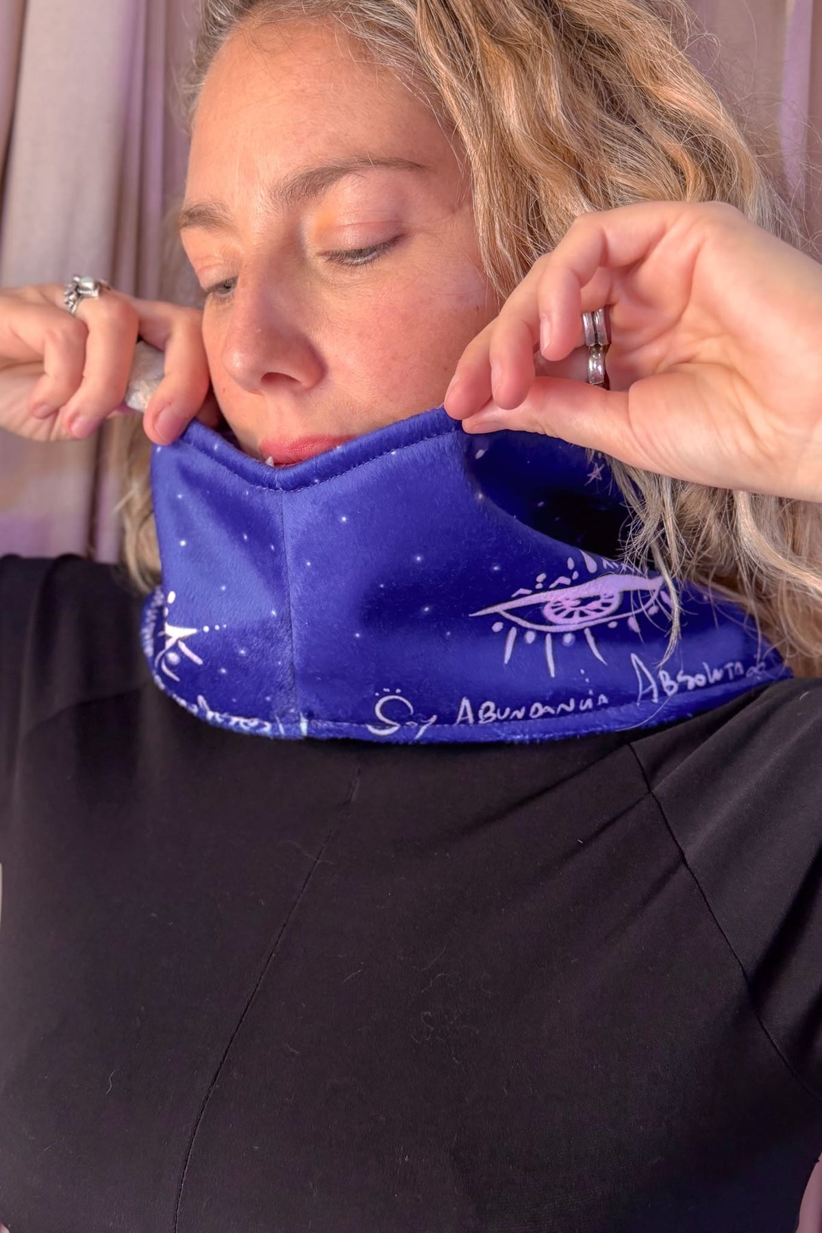 NUEVO! Cuello termico Azul ultra violeta / Reina oros