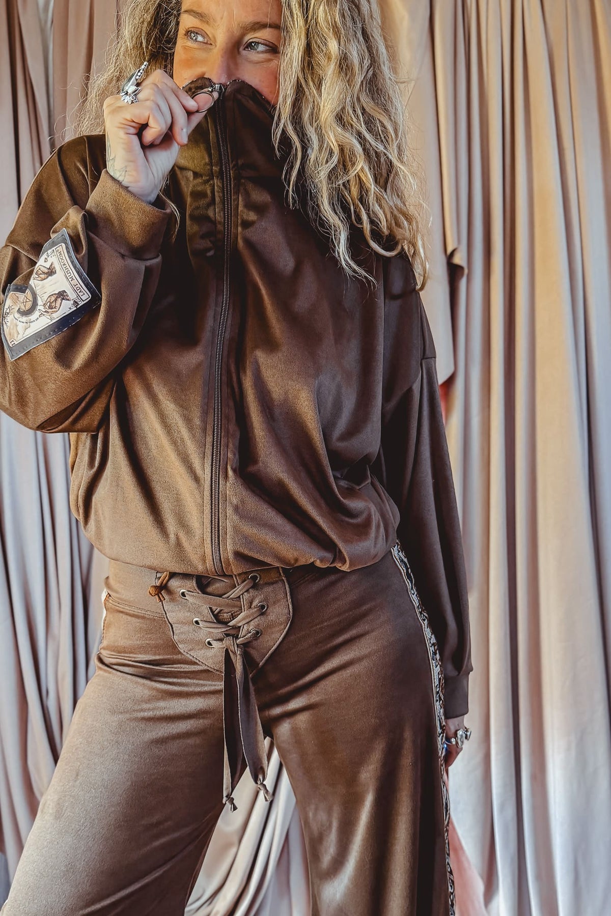 NUEVA! Chaqueta Brownie Reina de Oros
