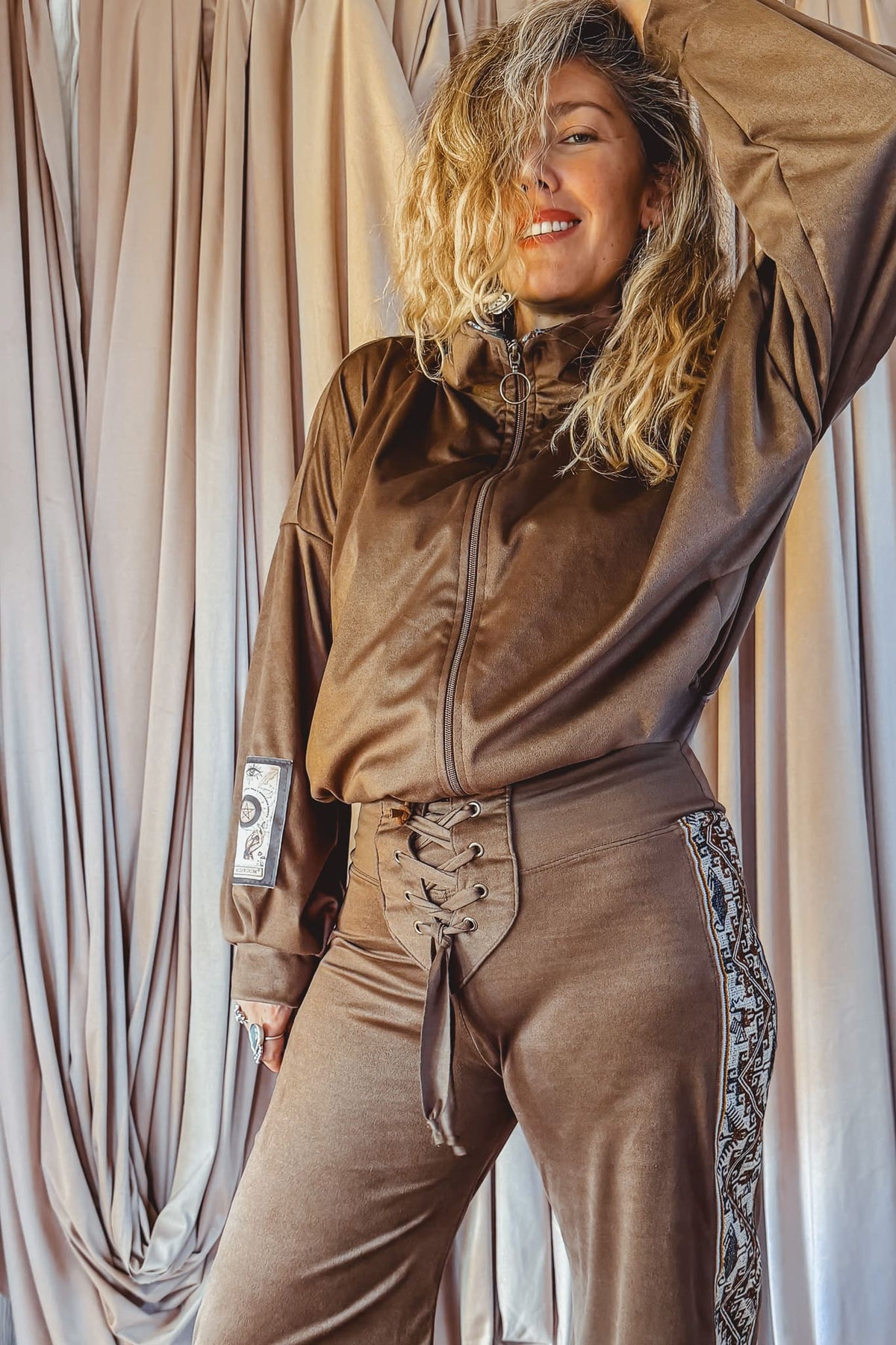 NUEVA! Chaqueta Brownie Reina de Oros