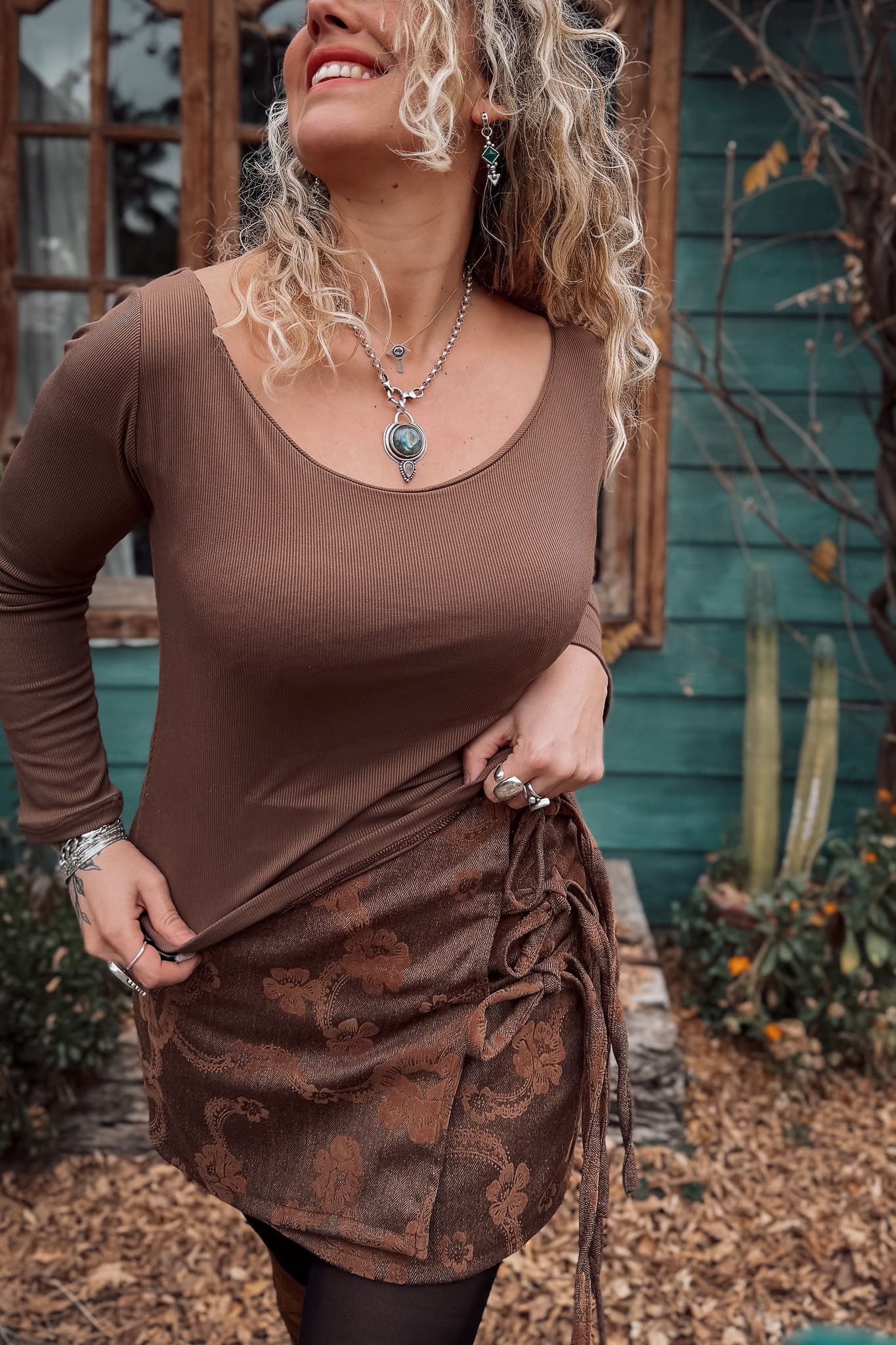 Polera media luna / café