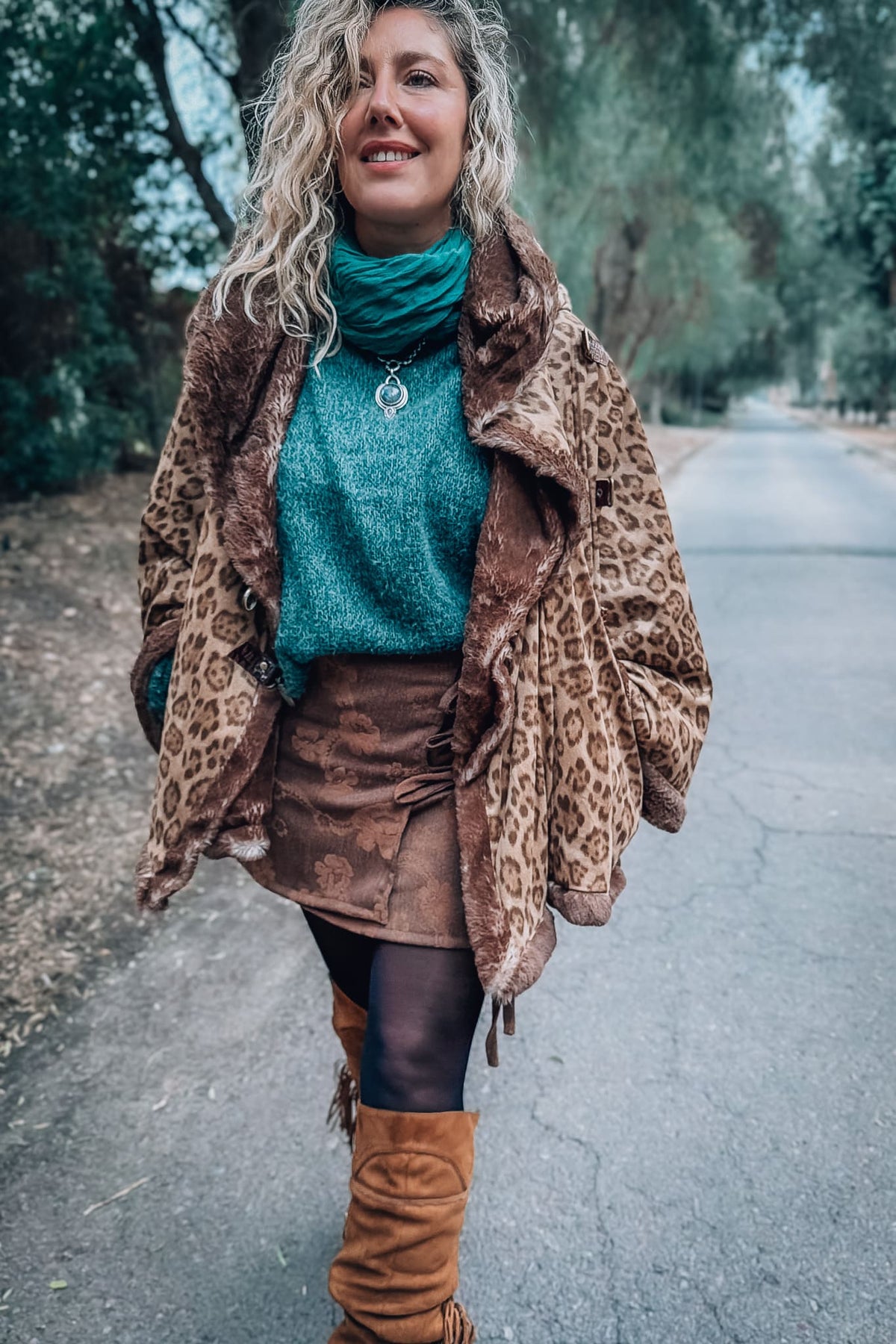 Poncho Queen / ICONIC