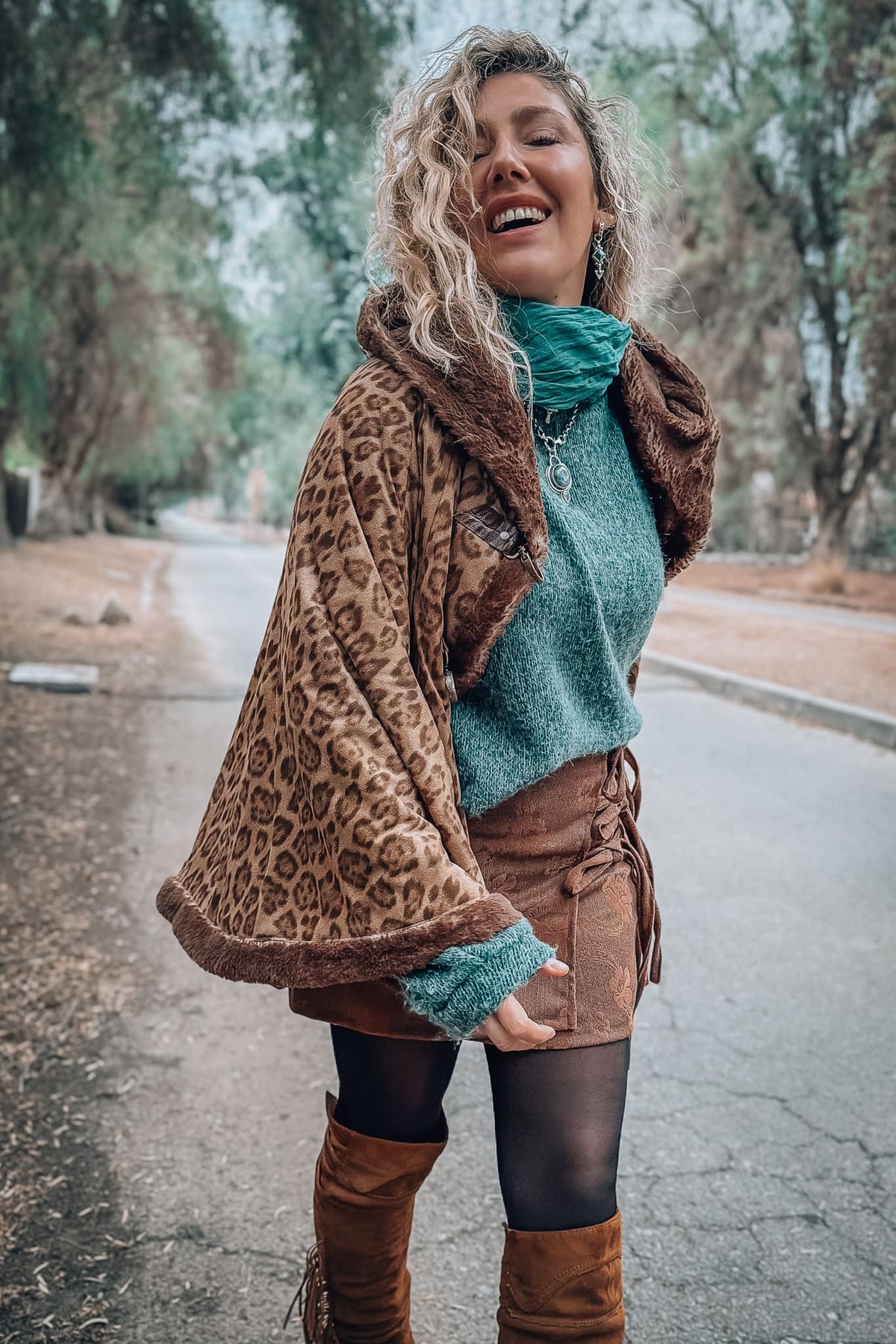 Poncho Queen / ICONIC