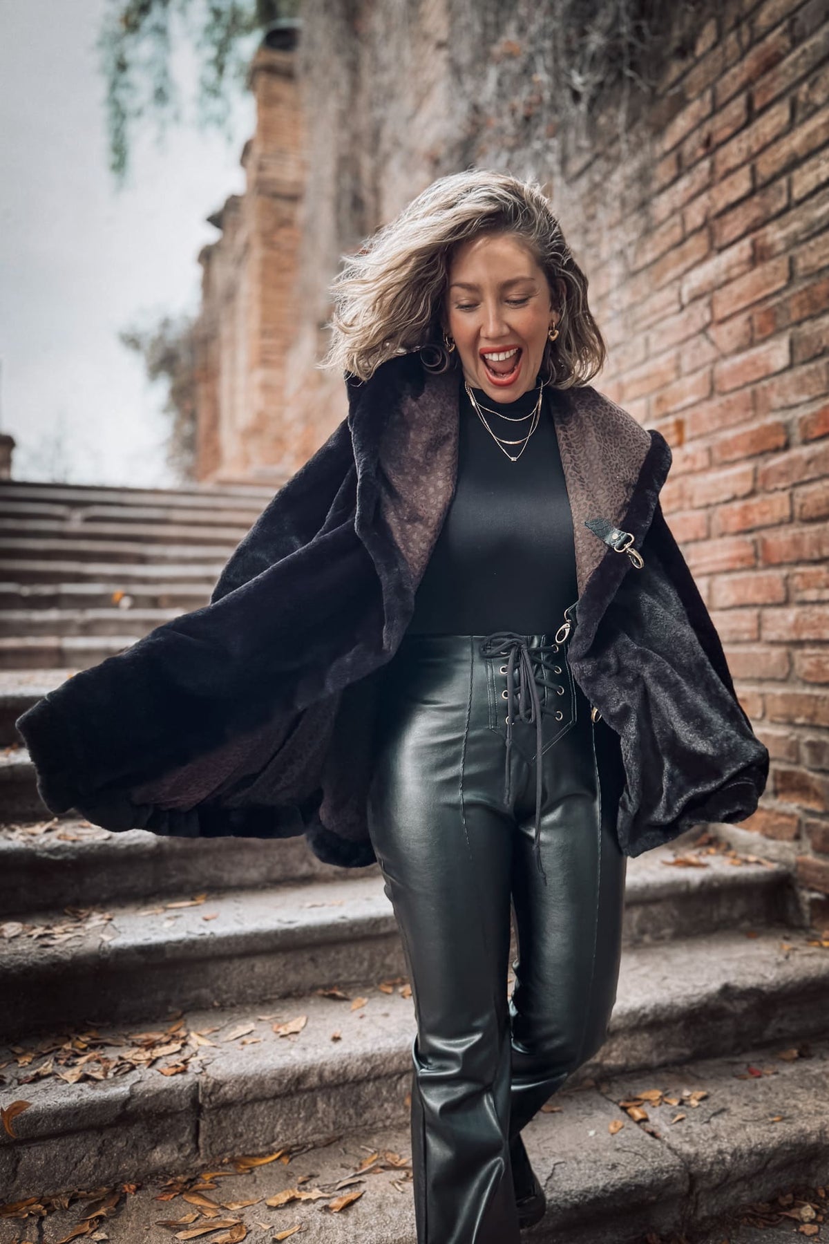 Poncho Luna nueva / Queen ICONIC