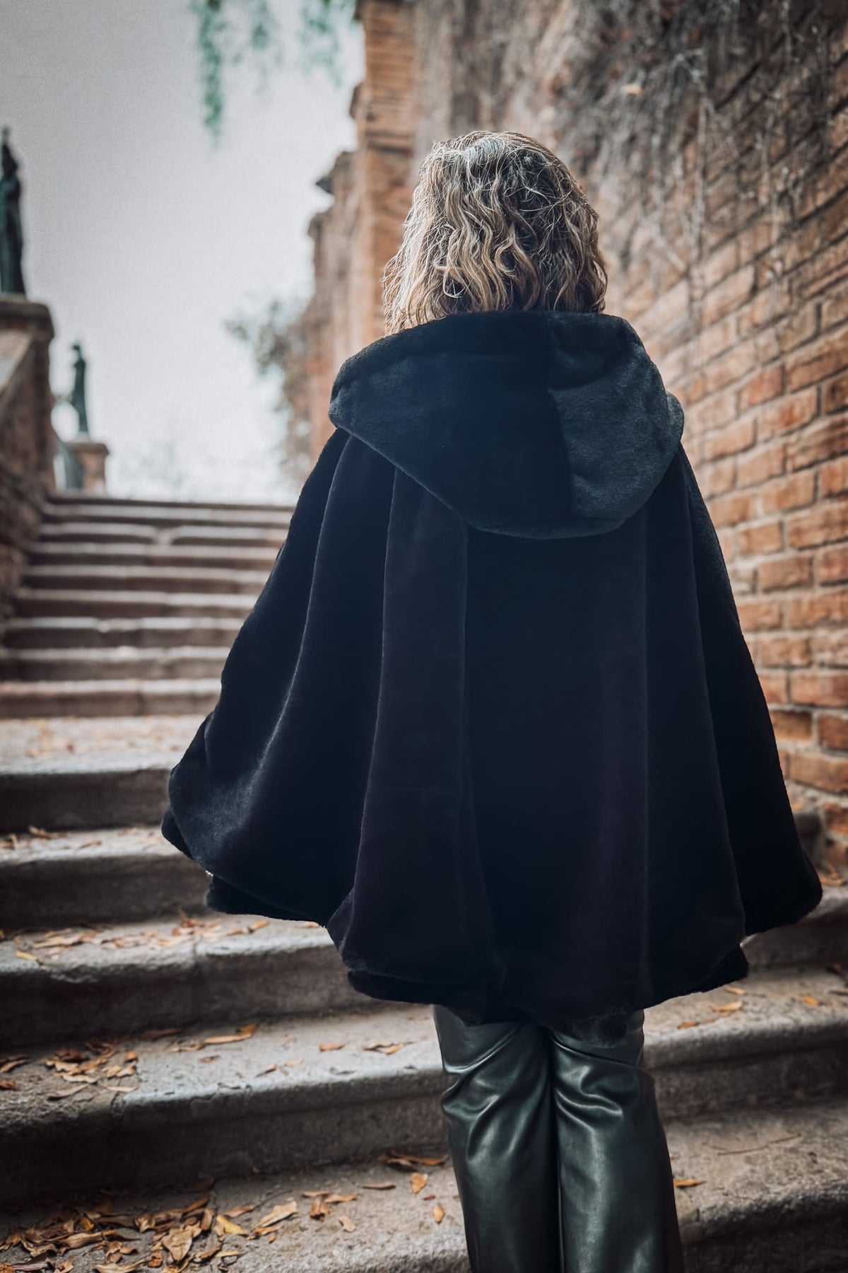 Poncho Luna nueva / Queen ICONIC