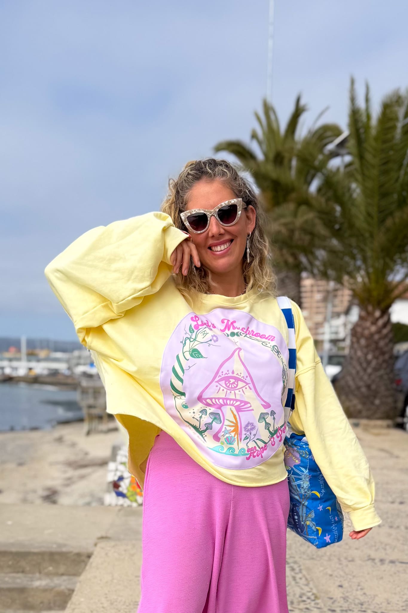 Poleron Pura vida / Peace & Hope amarillo (Preventa)