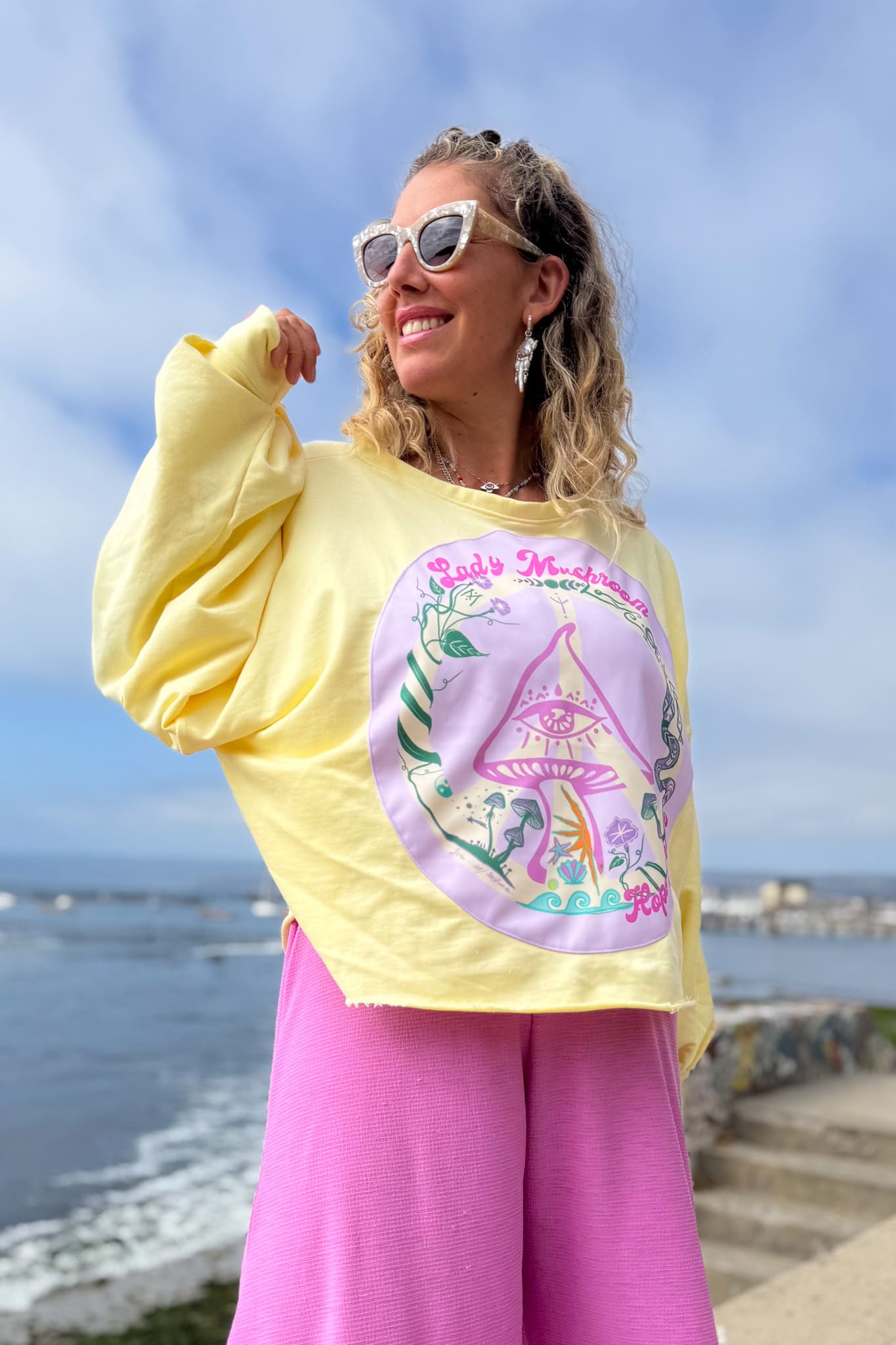 Poleron Pura vida / Peace & Hope amarillo (Preventa)