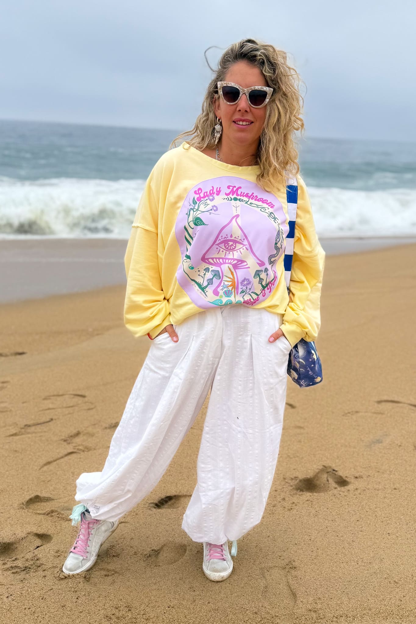 Poleron Pura vida / Peace & Hope amarillo (Preventa)